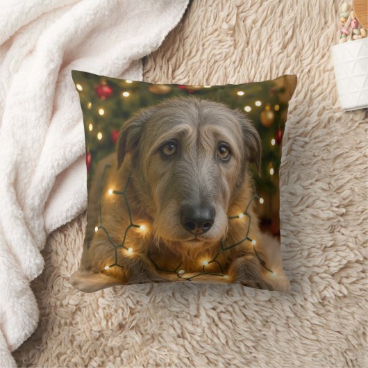 Irish Wolfhound Tangled In Holiday Lights クッション (ブランケット)