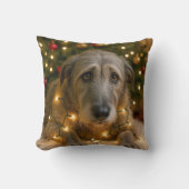 Irish Wolfhound Tangled In Holiday Lights クッション (正面)
