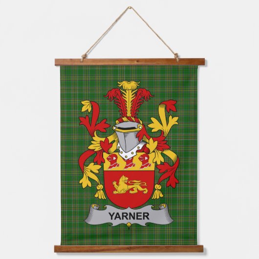 Irish Yarner Coat of Arms Family Crest 吊り下げ型タペストリー (正面)