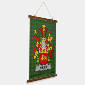 Irish Yarner Coat of Arms Family Crest 吊り下げ型タペストリー (傾斜あり)