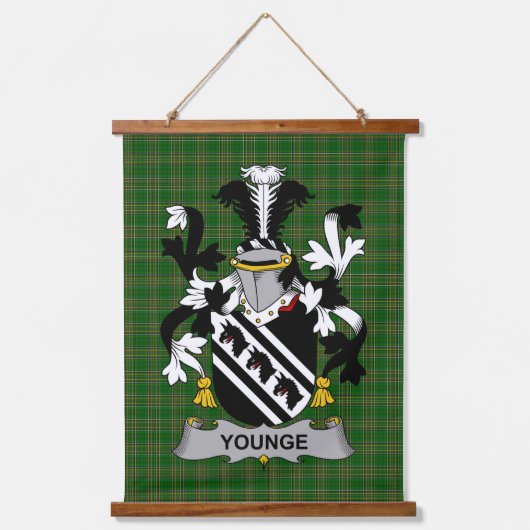 Irish Younge Coat of Arms Family Crest 吊り下げ型タペストリー (正面)