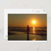 Iron Men Sculpture at Sunset, Crosby, Liverpool UK ポストカード (正面/裏面)