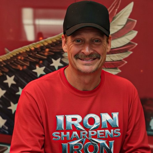 Iron Sharpens Iron トライブレンドＴシャツ