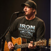 Iron Sharpens Iron トライブレンドＴシャツ