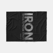 Iron Sharpens Iron フリースブランケット (正面(横))