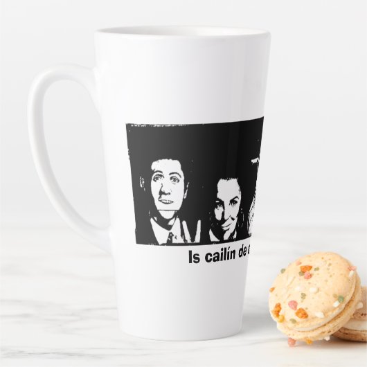 Is cailín de chuid Dhoire me (I am a Derry Girl) カフェラテマグ (インサイチュ)