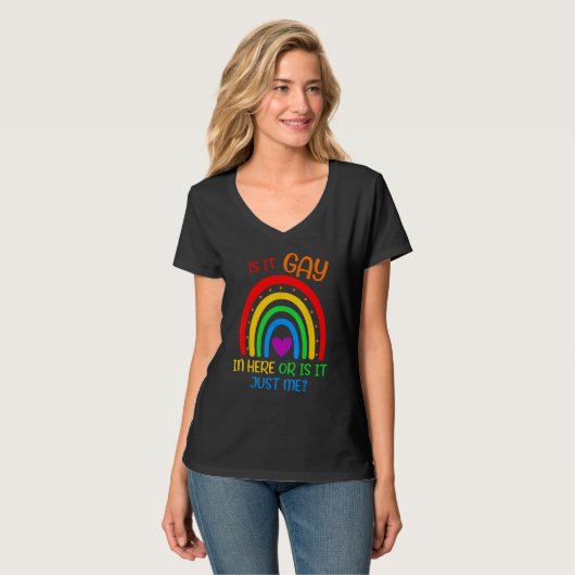 Is It Gay in Here Boho Rainbow Pride Month Saying Tシャツ (正面フル)