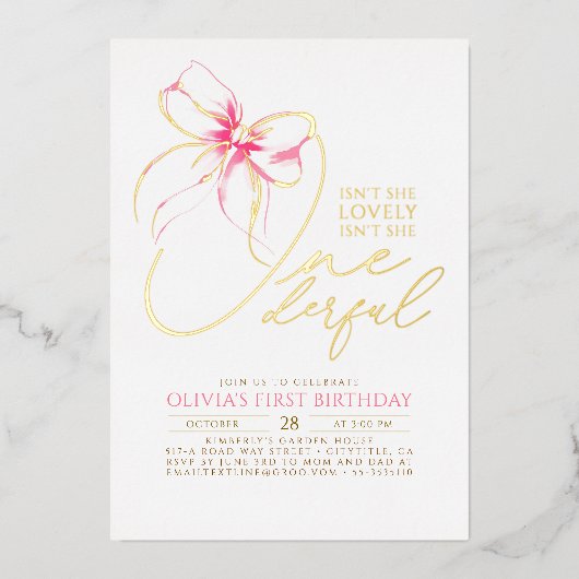 Isn't She Onederful Pink Bow Elegant 1st Birthday 箔招待状 (正面)