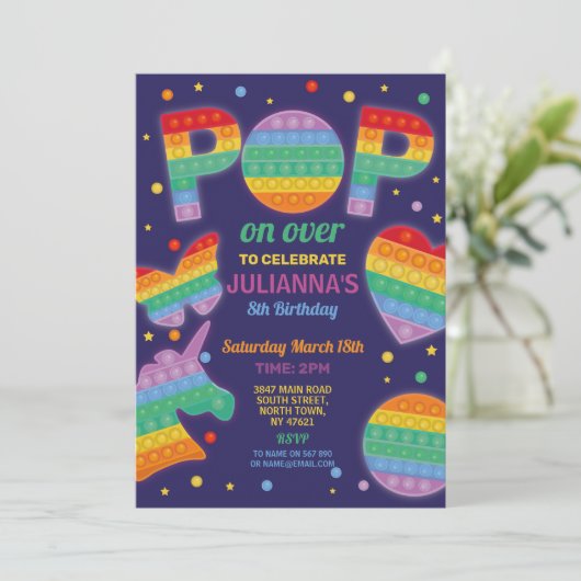 itパーティーポップ・アートのフィジェット誕生日ネイビー招待状 招待状 (スタンド正面)