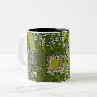 ITプロフェッショナル向けのライトグリーンのPCB回路基板デザイン ツートーンマグカップ