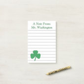 It注パーソナライズされた意を書き込んだシャームロック ポストイット (デスク上)