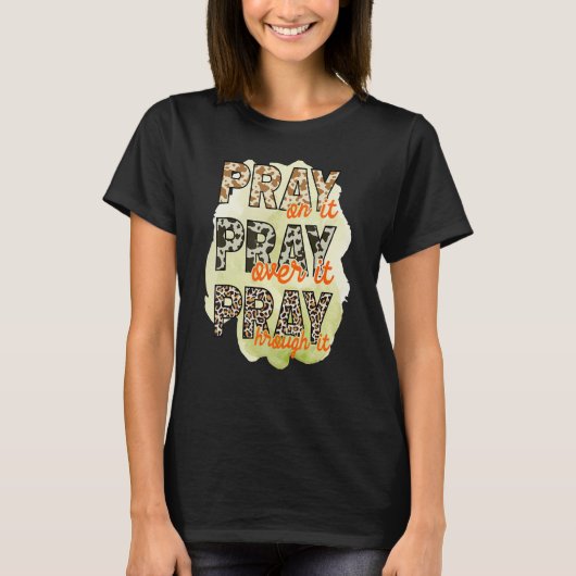 It祈 Leopardを通して祈その上に祈それについて Tシャツ (正面)