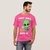 It転がでエイリアンボーリングの球場おもしろい Tシャツ (正面フル)