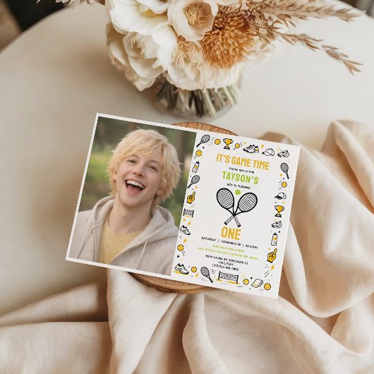 It’s Game Time Tennis 1st Birthday Photo – Fun Kid 招待状