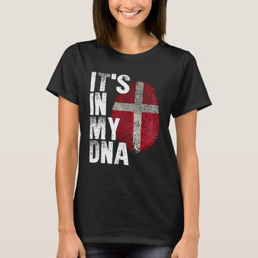 It s in my DNA Denmark Flag Danish Tシャツ (正面)