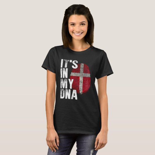 It s in my DNA Denmark Flag Danish Tシャツ (正面フル)