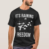 It_s Raining Freedom Premium Airborned Paratrooper Tシャツ (正面)