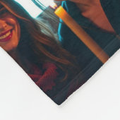 “It’s the Friends We Meet Along the Way” フリースブランケット (角)