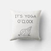 It’s Yoga O’Clock Sheep クッション (裏面)