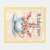 It Takes Two Teacup Piglets フリースブランケット (正面(横))