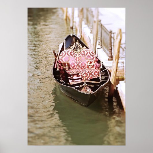 Italian gondola boat in Venice photograph print ポスター (正面)