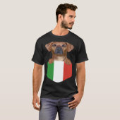Italy Flag Rhodesian Ridgeback Dog In Pocket Tシャツ (正面フル)