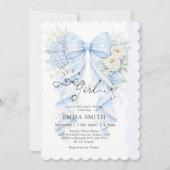 It's a Girl Blue Bow Floral Baby Shower 招待状 (正面)