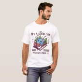 It's a good day to read a book tシャツ (正面フル)