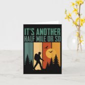 Its Another Half Mile Or So Funny Camping Mountain カード (黄色い花)