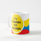 It's Colombia not Columbia コーヒーマグカップ (正面左)