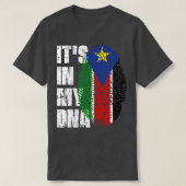 ITS IN MY DNA南スーダン国旗の男の子の女の子ギフト Tシャツ (デザイン正面)