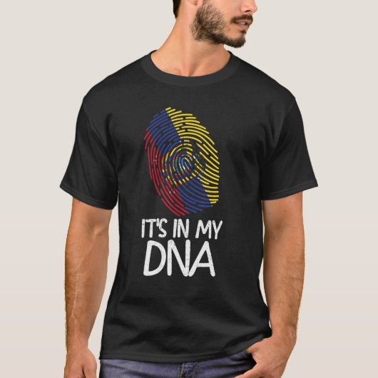 It's In My DNA   Proud Ecuadorian Flag Fingerprint Tシャツ (正面)