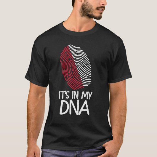 It's In My DNA   Proud Polish Flag Fingerprint Tシャツ (正面)