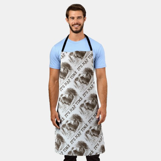 It's Nap Time Sleeping Snoring Red King Wonderland エプロン (着用した状態)