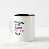 it's official i'm the favorite daughter in law ツートーンマグカップ (正面左)