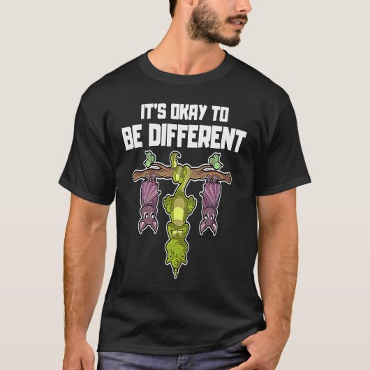 It's okay to be different Sei Anders Chameleon Bat Tシャツ (正面)
