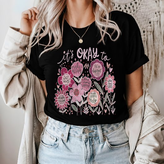 It's Okay To Boho Floral Tシャツ
