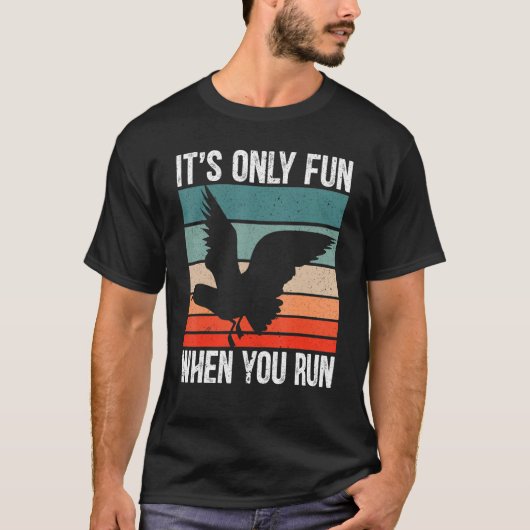 It's Only Fun When You Run Bird Seabird Gull Seagu Tシャツ (正面)