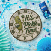 It's Pickle Time Cute Pickle Character ペーパープレート (パーティー)