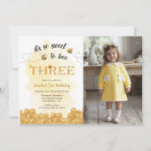 It's So Sweet To Bee Photo 3rd Birthday Invitation 招待状 (正面)