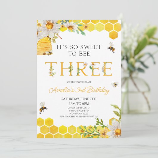 It's So Sweet To Bee Three 3rd Birthday Party 招待状 (スタンド正面)