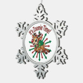 "It's Zoomie Time! Christmas Reindeer スノーフレークピューターオーナメント (右)