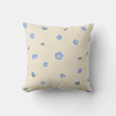 Ivory Cream Japanese Nemophila Floral Pattern クッション (正面)