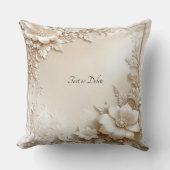 Ivory Flowers Throw Pillow クッション (正面)