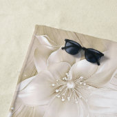 Ivory White Flowers Beach Towel ビーチタオル (インサイチュ)