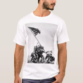 Iwo Jima_Warのイメージで上がる旗 Tシャツ (正面)