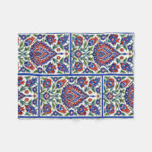 Iznik - Turkish Ottoman pattern with flowers tulip フリースブランケット (正面(横))