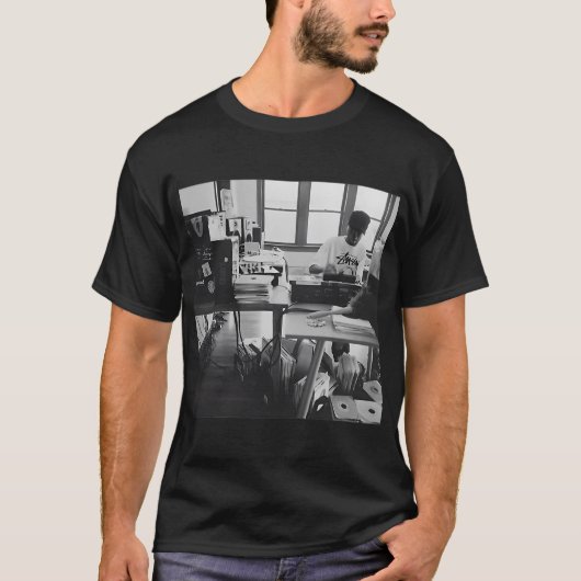 Jディラホームスタジオ Tシャツ (正面)