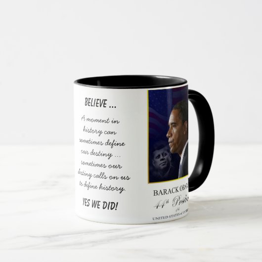 Jack Kennedy -信号器のマグを持つバラック・オバマ マグカップ (正面右)