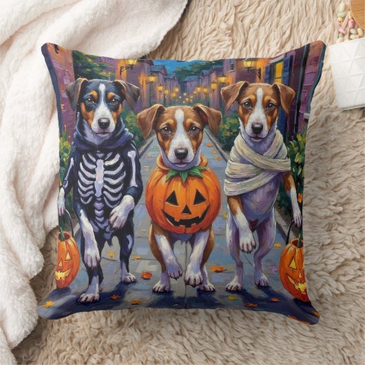 Jack Russell Trick-or-Treating Halloween Costumes クッション (ブランケット)